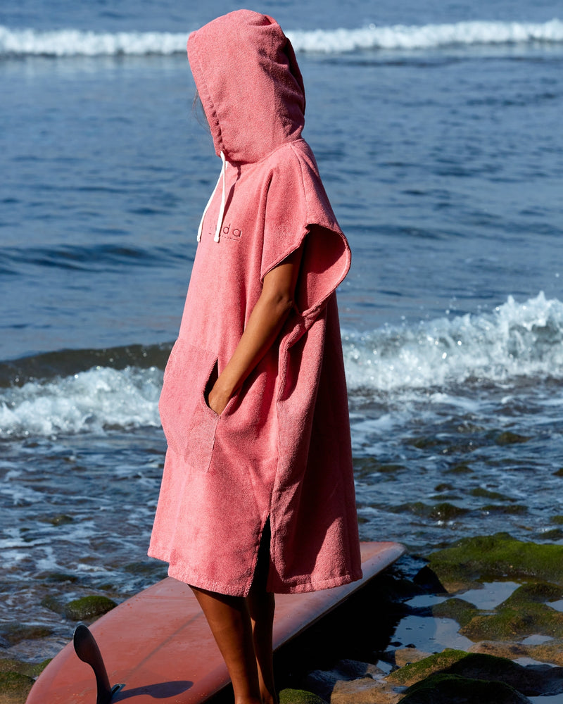 lead_women2 Hood of a Vivida Essential Poncho Towel Pink